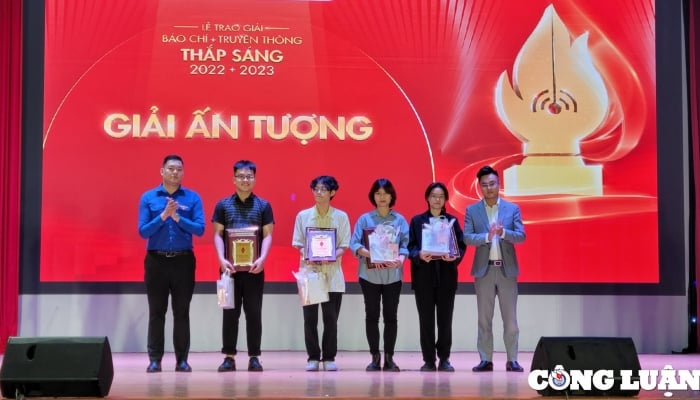 Lễ trao giải Báo chí - Truyền thông Thắp sáng - Fire Up 2022