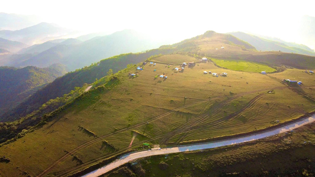 Giữa vùng đất nắng gió Quảng Ngãi có một thảo nguyên bao la, nông dân đang trồng thử đủ loại rau xứ lạnh- Ảnh 5.
