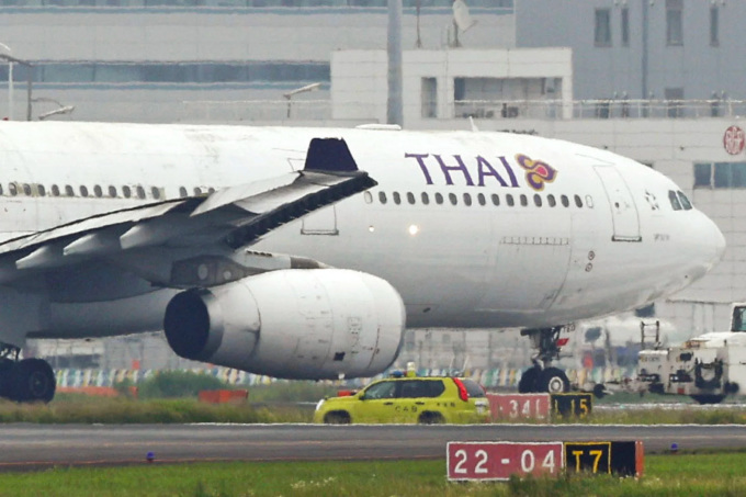 タイ航空の飛行機が羽田空港で衝突し、翼端が損傷した。写真：共同通信