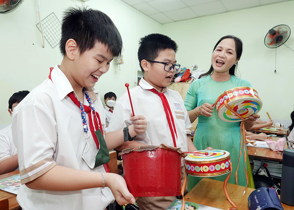 Chương trình giáo dục phổ thông 2018: Không học sinh đăng ký, nhiều môn thừa giáo viên- Ảnh 1.