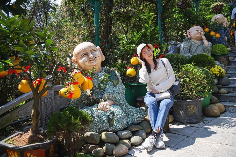 Sun World Ba Na Hills Spring Festival attracts tens of thousands of tourists - Photo 6