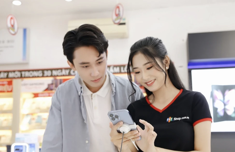 FPT Shop và F.Studio by FPT tặng miễn phí 16.000 kính cường lực iPhone