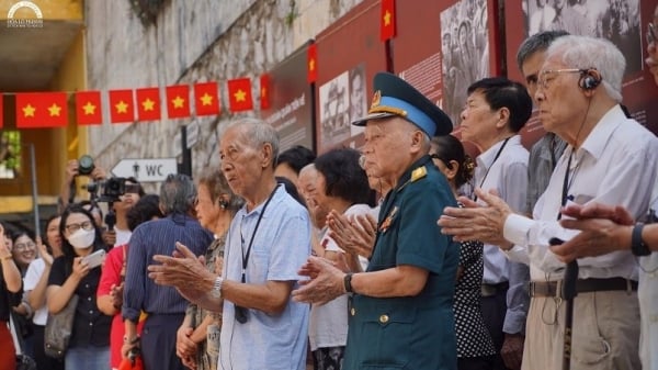 Sống lại không khí Ngày Giải phóng Thủ đô tại Di tích Nhà tù Hỏa Lò