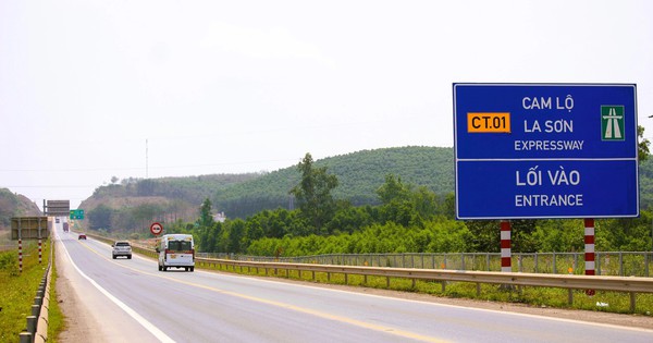 Unifier l'échelle et l'emplacement des deux aires de repos de l'autoroute du Nord