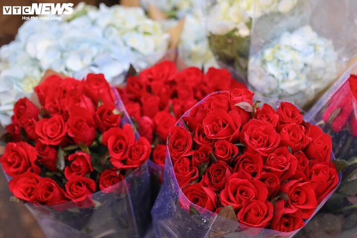 Fresh flowers increase sharply in price on November 20th - 4