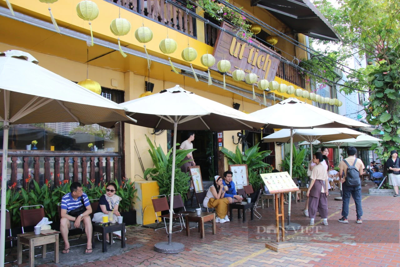 Loạt nhà, đất 