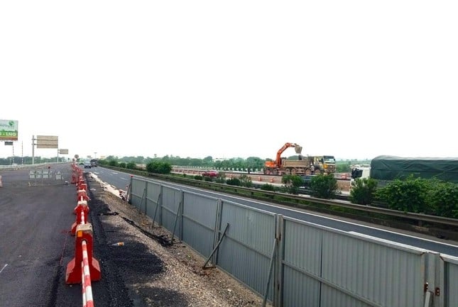 Desvío de tráfico en la autopista Cau Gie-Ninh Binh de hoy (foto 2)