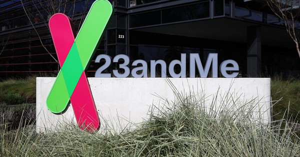 Alors qu'elle valait autrefois 6 milliards de dollars, pourquoi l'entreprise de biologie 23andMe est-elle au bord de la faillite ?