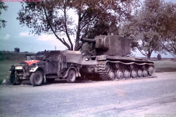 KV-2 전차.