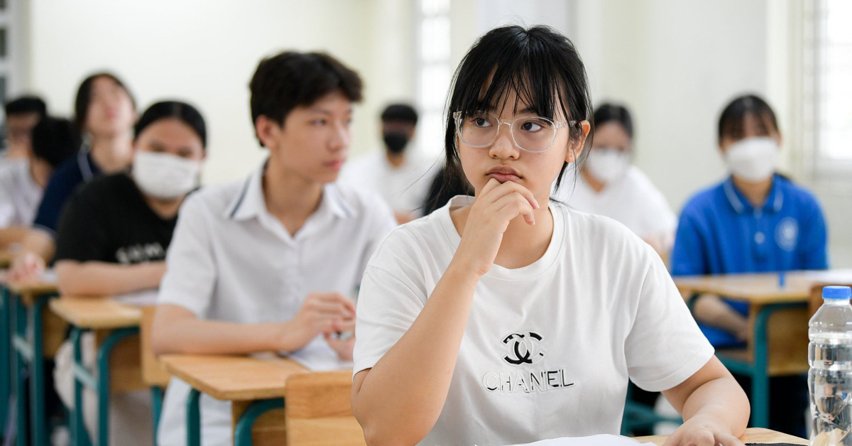 同省は、地方自治体に対し、10年生入学のための第3試験科目を早急に発表するよう勧告している。