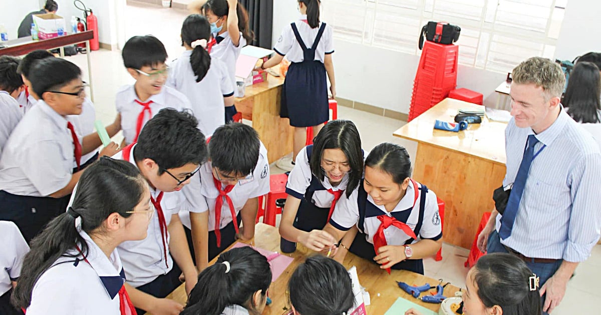 Ho Chi Minh-Ville teste l'enseignement de l'anglais : qu'en disent les écoles et les enseignants ?