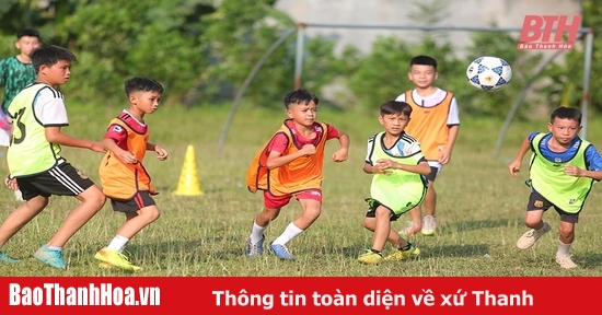 Hàng nghìn thí sinh tham gia tuyển sinh tài năng bóng đá trẻ của CLB Đông Á Thanh Hóa