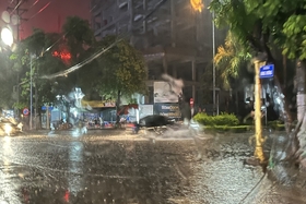 6月13日夕方の大雨により、ベトチ市の一部の道路が部分的に冠水した。