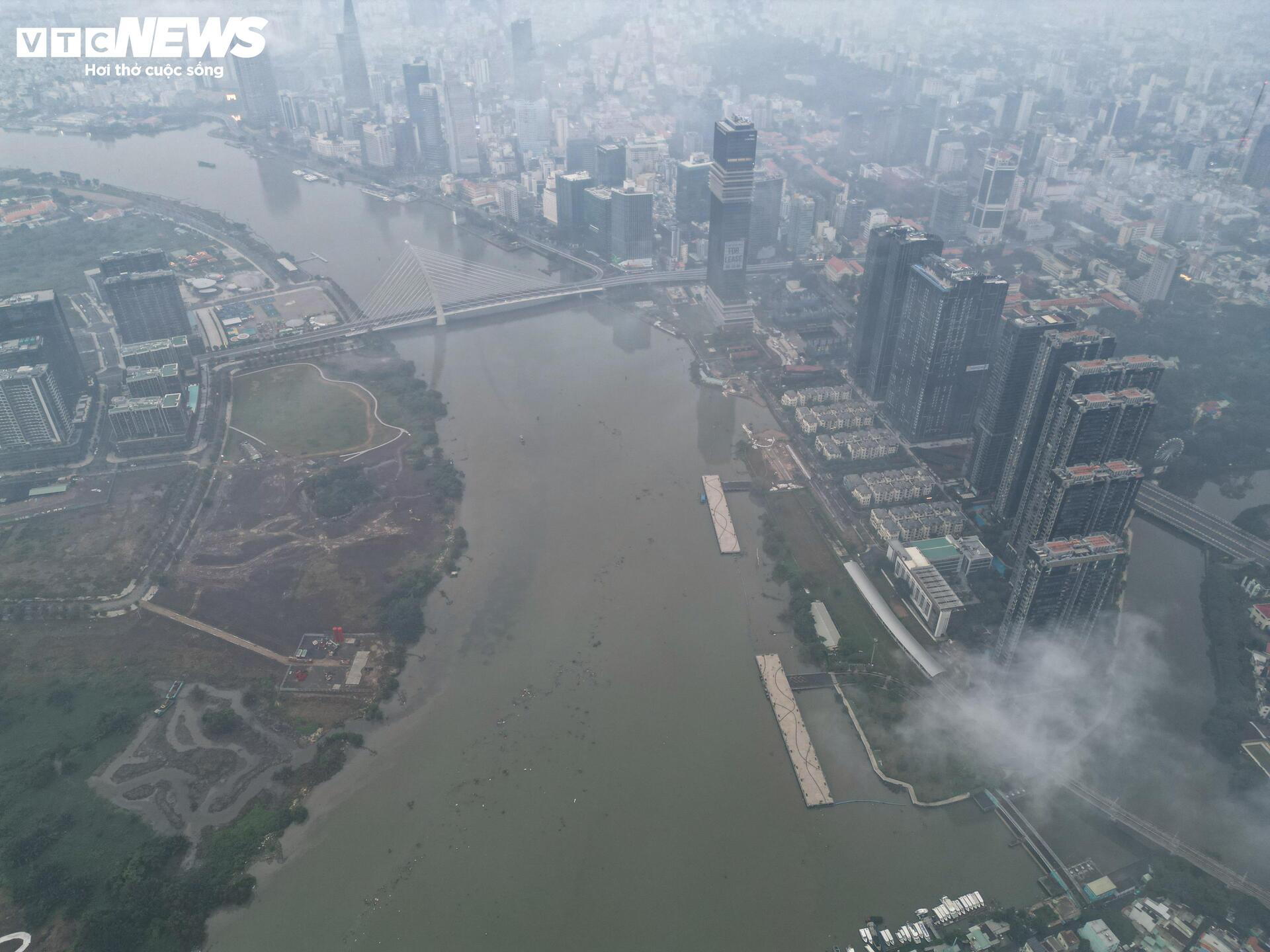 ホーチミン市は寒く、霧が高層ビルを「飲み込む」 - 8