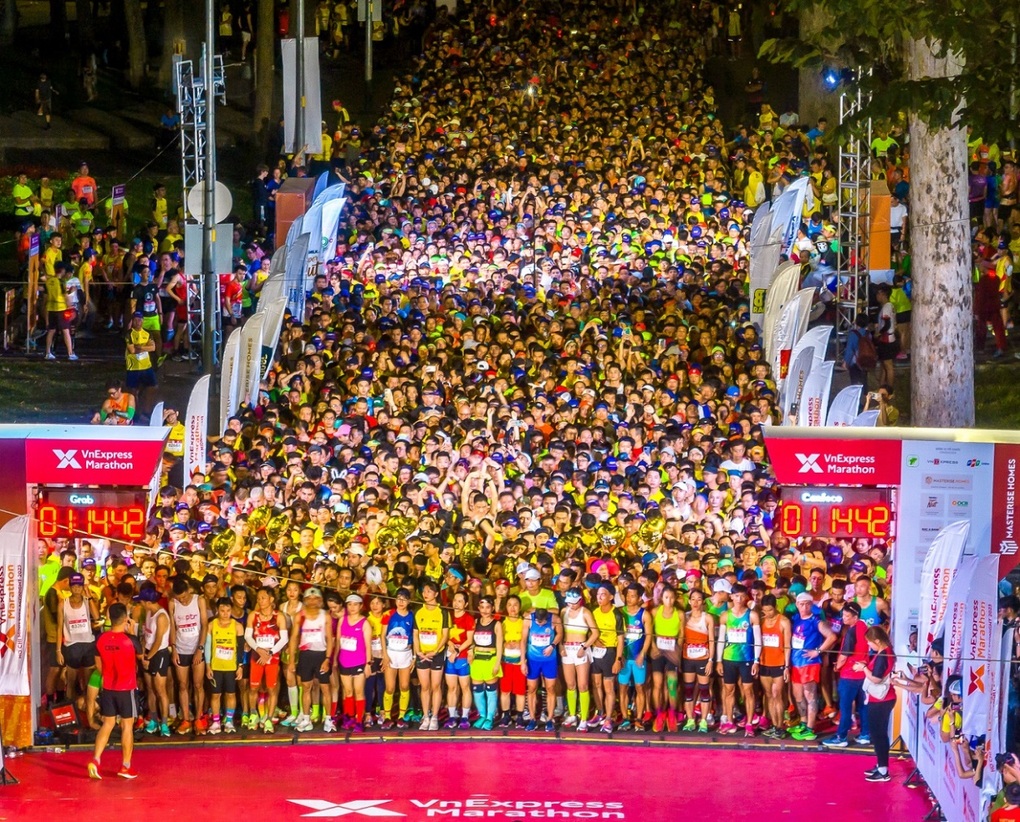 VnExpress Marathon Ho Chi Minh City Midnight 2024 trở lại với sự đồng hành của VPBank - 2