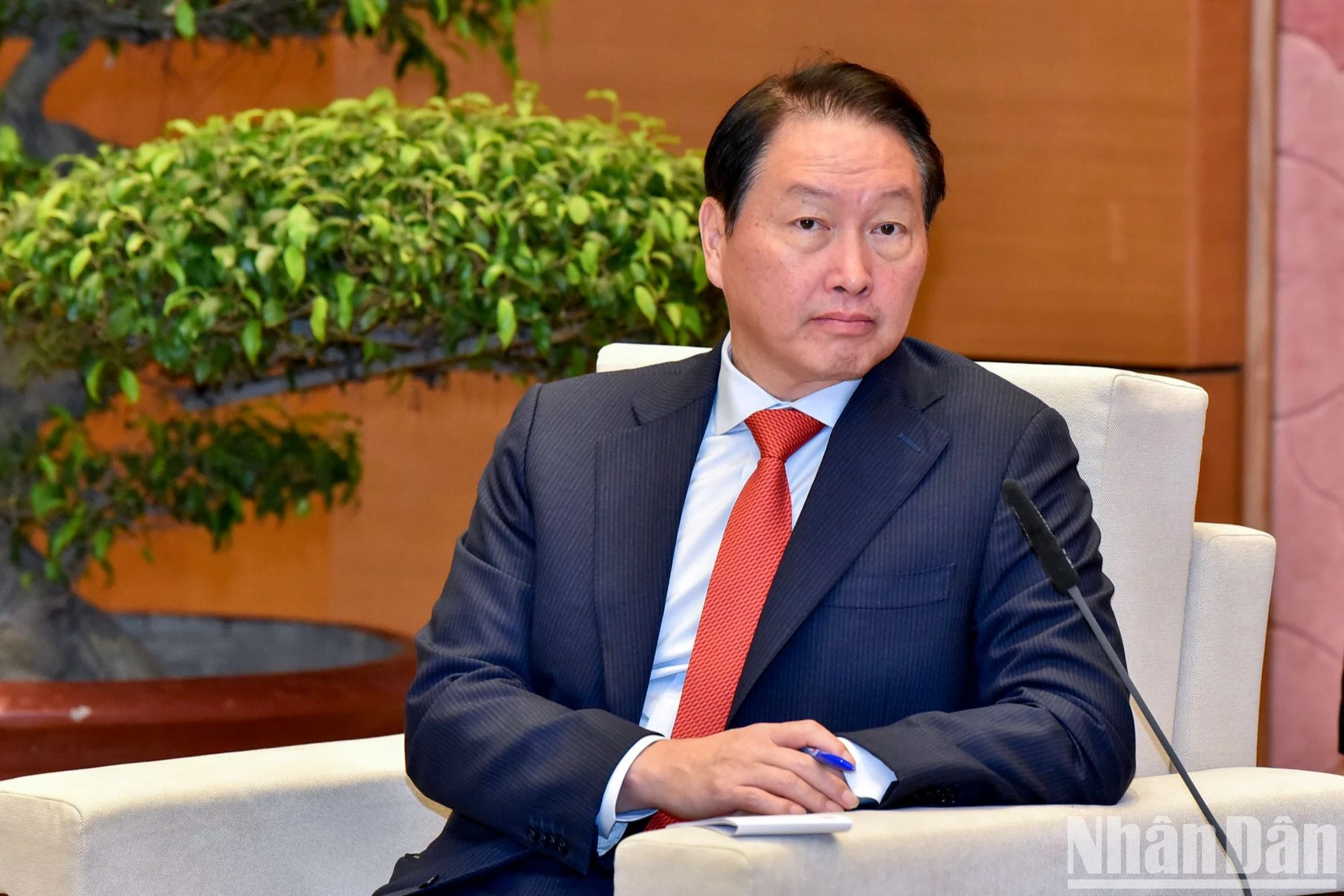 [Ảnh] Chủ tịch Quốc hội Vương Đình Huệ tiếp Chủ tịch Tập đoàn SK Hàn Quốc ảnh 5