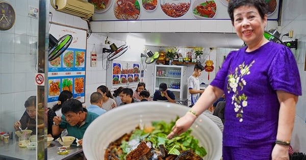 Der einzige Aal-Nudel-Laden in Hanoi mit Michelin-Stern, voll mit Kunden