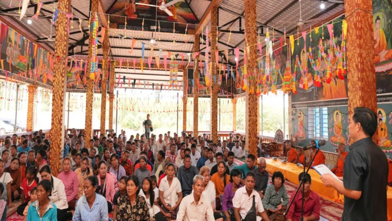 Vietnamesische Kautschukunternehmen stärken Gemeinschaftsverbindungen in Kambodscha