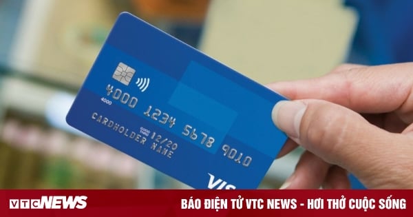 Nên làm thẻ Visa hay nội địa?