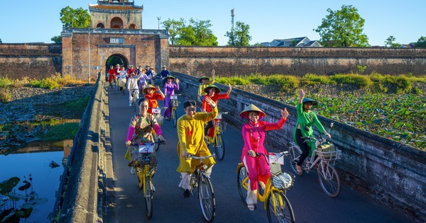 Bei der Hue Community Ao Dai Week 2024 finden viele besondere Aktivitäten statt