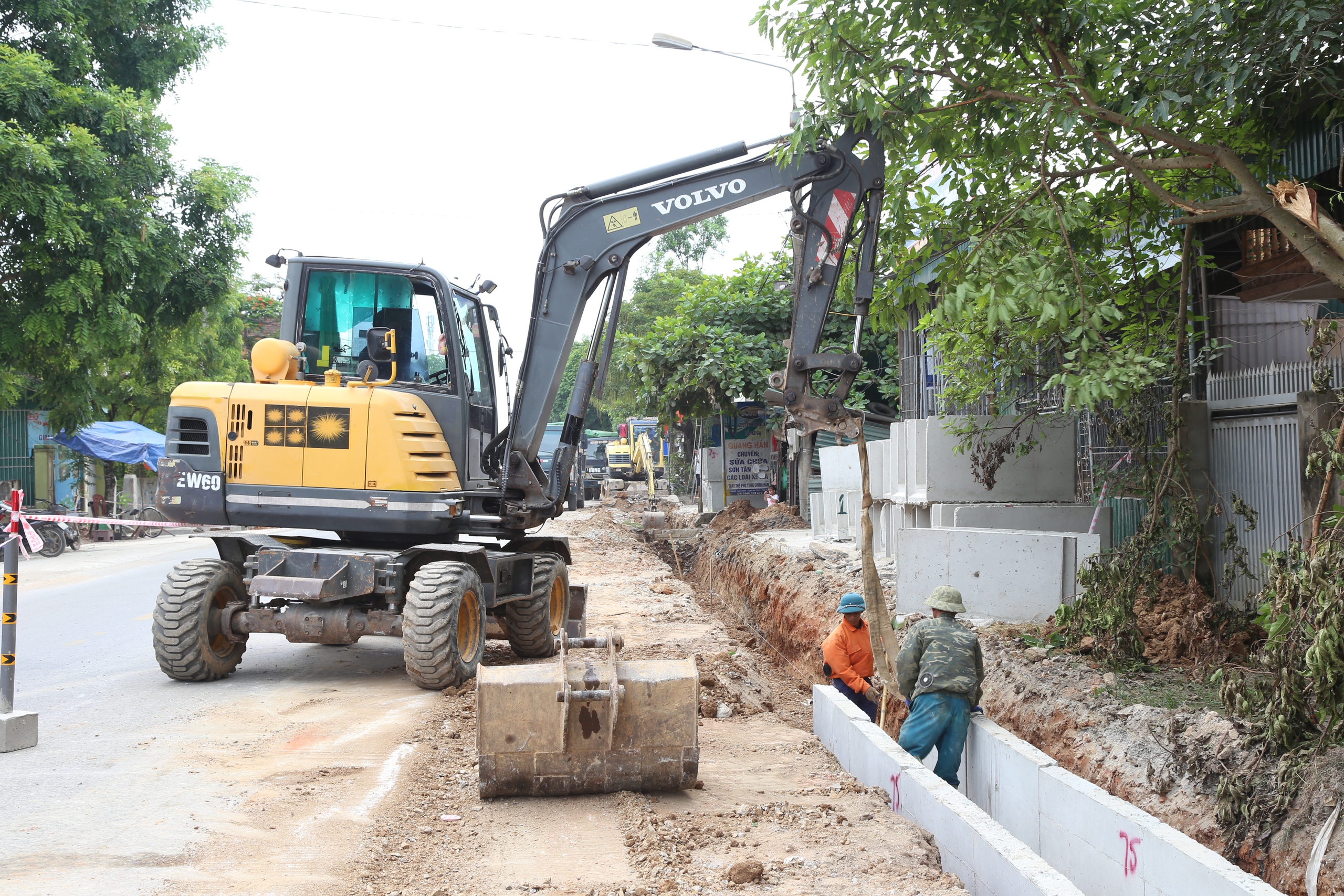 Nỗ lực nâng cấp, sửa chữa, tối ưu hiệu quả khai thác các tuyến đường ở xứ Nghệ- Ảnh 1.