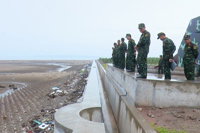 Commander of Military Region 3 inspects preparation for exercise in Thai Binh