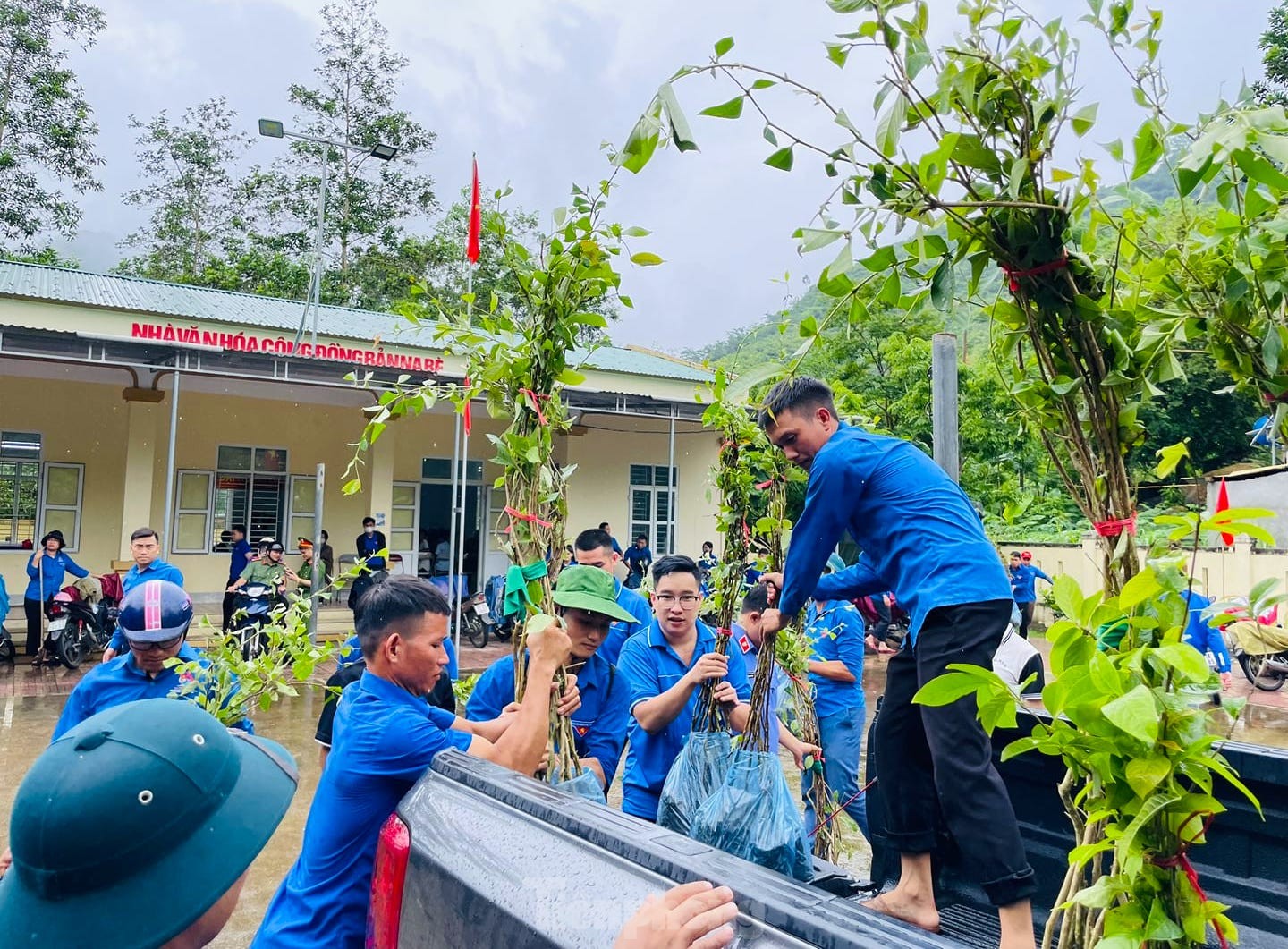 Des chiffres et des images impressionnants de jeunes de Nghe An lançant la campagne de bénévolat d'été, photo 11