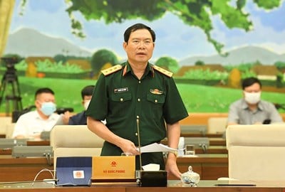 Le lieutenant-général Nguyen Tan Cuong parle de la conversion des terres à des fins de défense