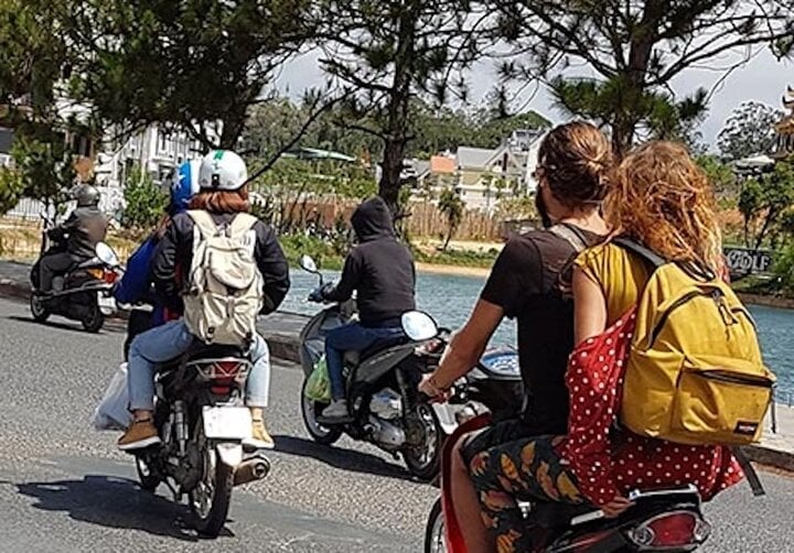 Los extranjeros que violan las leyes de tránsito en Vietnam están sujetos a las mismas sanciones que los ciudadanos vietnamitas. (Foto: Periódico Lam Dong)