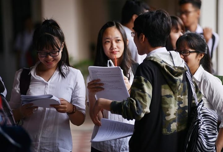 Elegir una carrera o una escuela primero es una preocupación de muchos padres y estudiantes.