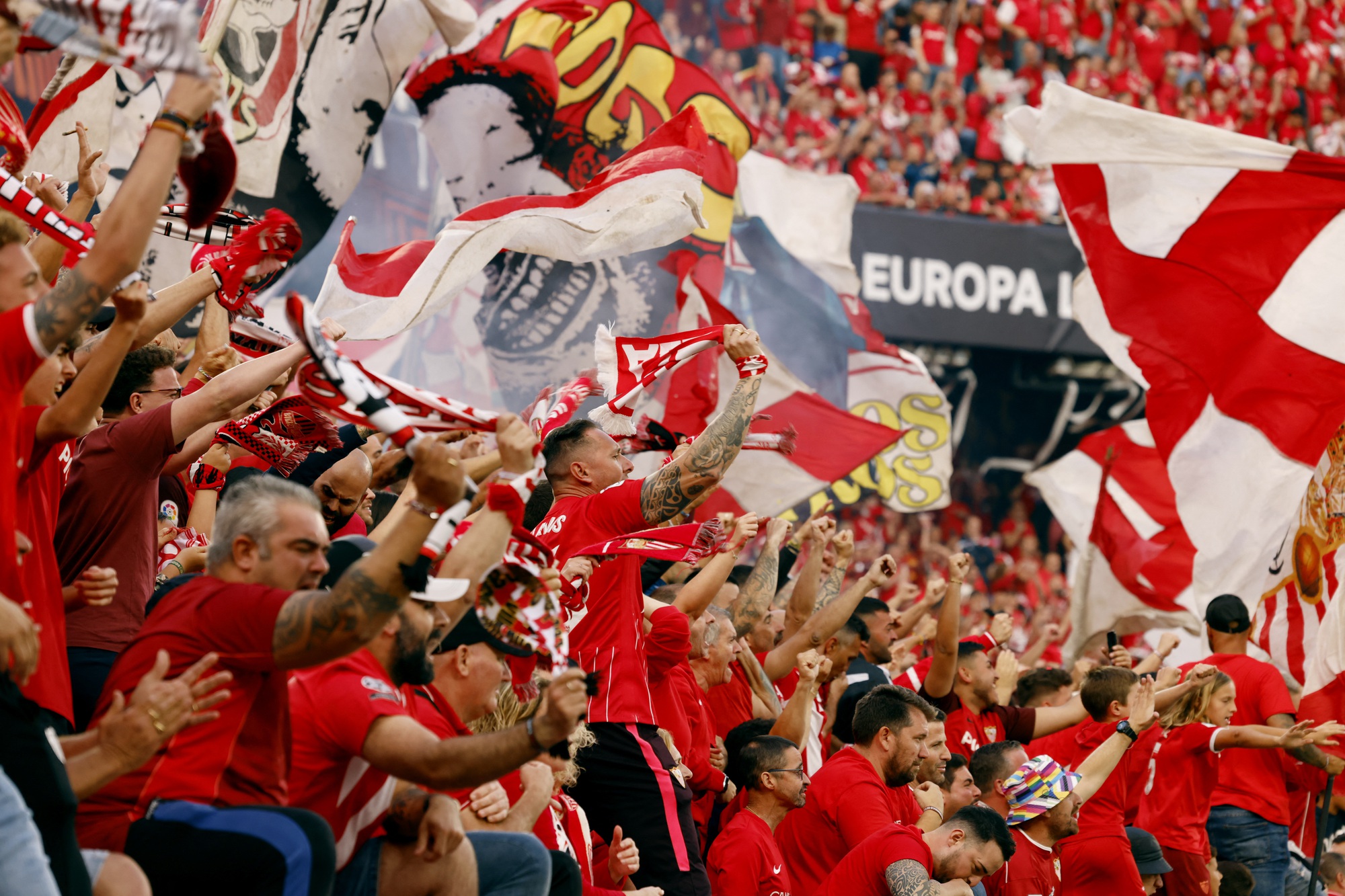 Juventus thua phút bù giờ, Serie A hết mơ bá chủ Europa League - Ảnh 6.
