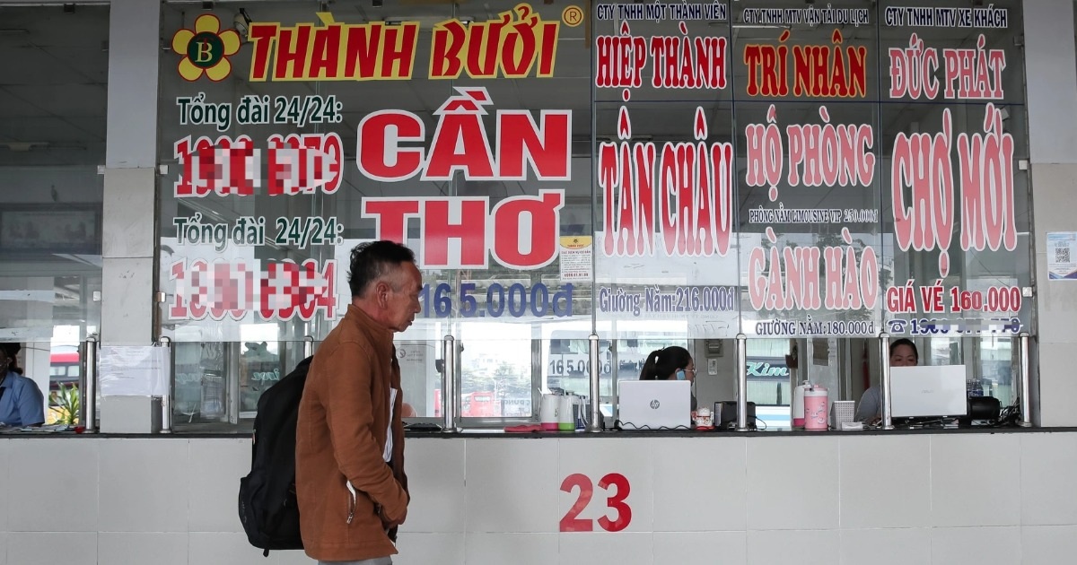 Das Büro und der Warteraum des Busunternehmens Thanh Buoi sind nach der Einstellung des Betriebs verlassen.