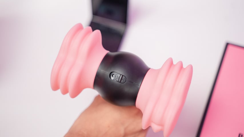 blackpink v2 lightstick on hand picture 3