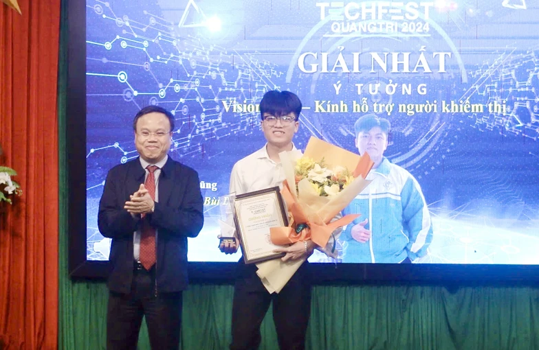 12 auteurs et groupes d'auteurs ont remporté des prix au concours « Startup innovante » de Quang Tri