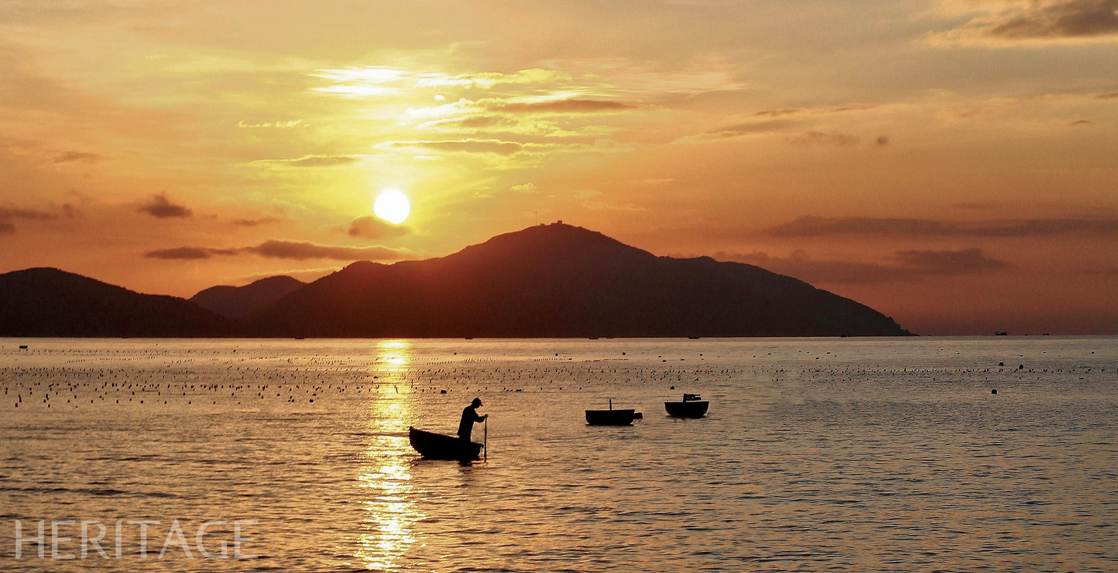 Cam Ranh Bay - កំពង់ផែទឹកជ្រៅដ៏ស្រស់ស្អាតនៅ Khanh Hoa