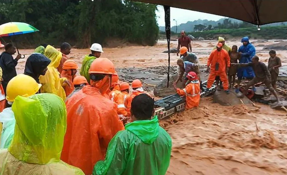 Một số khu vực đã bị cô lập và hàng trăm người bị mắc kẹt sau trận lở đất ở Wayanad. Ảnh: NDTV