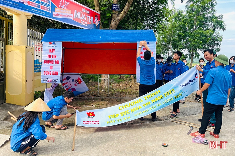 Ha Tinh youth is ready to accompany students