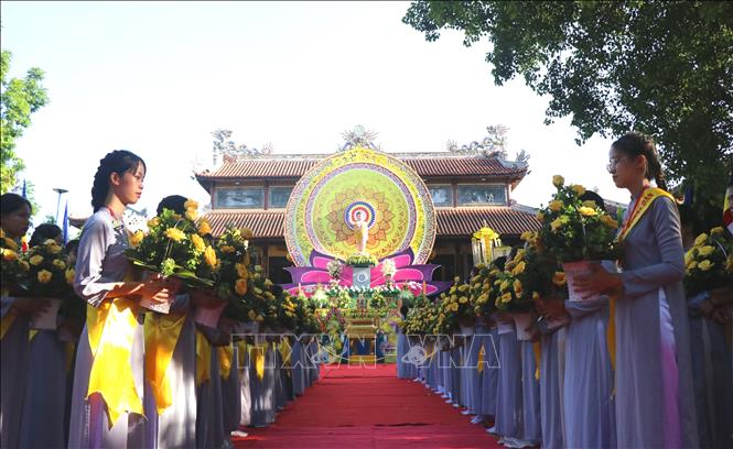 Ceremonia solemne del cumpleaños de Buda 2567 en Thua Thien - Hue