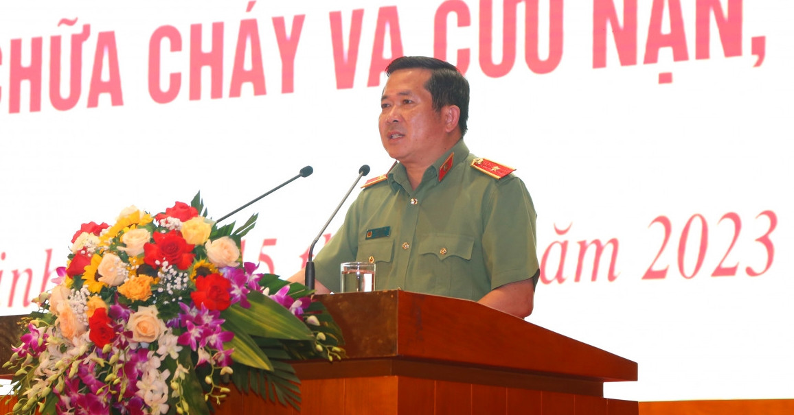 Major General Dinh Van Noi requested the fire police to be receptive and not cause trouble for businesses.