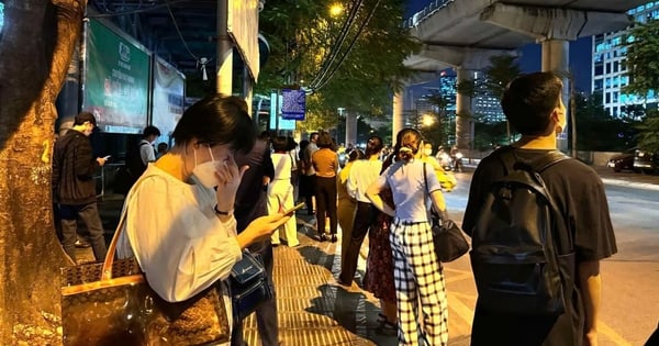 Le train Nhon-Cau Giay s'est soudainement arrêté en chemin