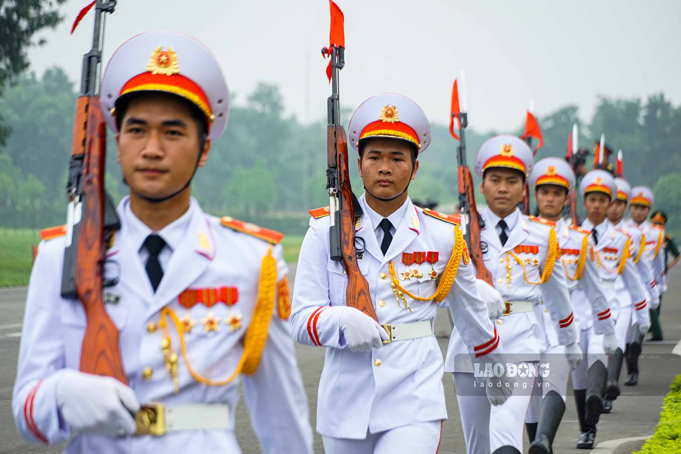 Participating in the parade will be 4 forces including: Artillery force, Air Force flying salute, parade force, and force standing on the field with more than 12,000 people.