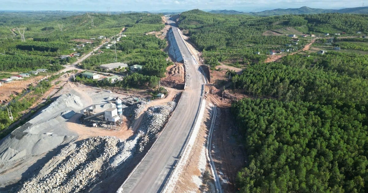 Le dernier ménage a volontairement cédé le site de l'autoroute Nord-Sud via Quang Binh