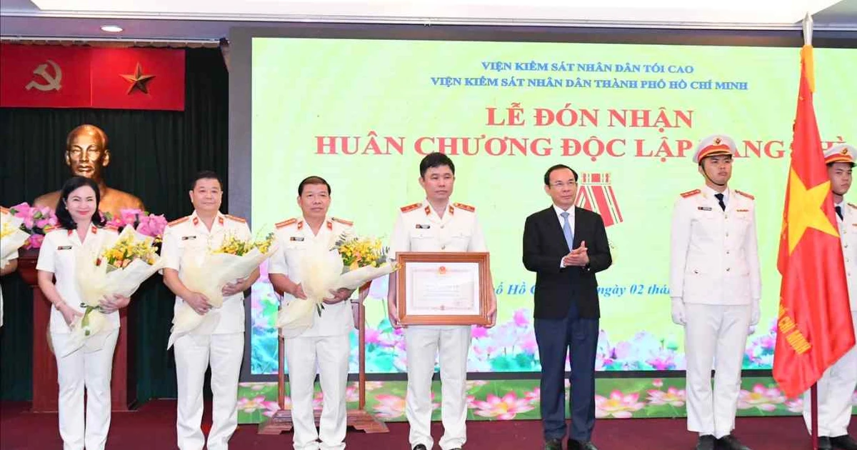 Viện KSND TPHCM đón nhận Huân chương Độc lập hạng Nhì