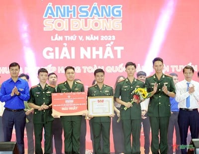 L'équipe de jeunes de l'armée a remporté le premier prix au concours olympique national « Lumière du chemin »