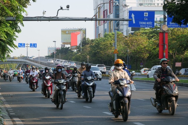 Tráfico restringido cerca del aeropuerto de Tan Son Nhat el 28 de agosto, foto 1