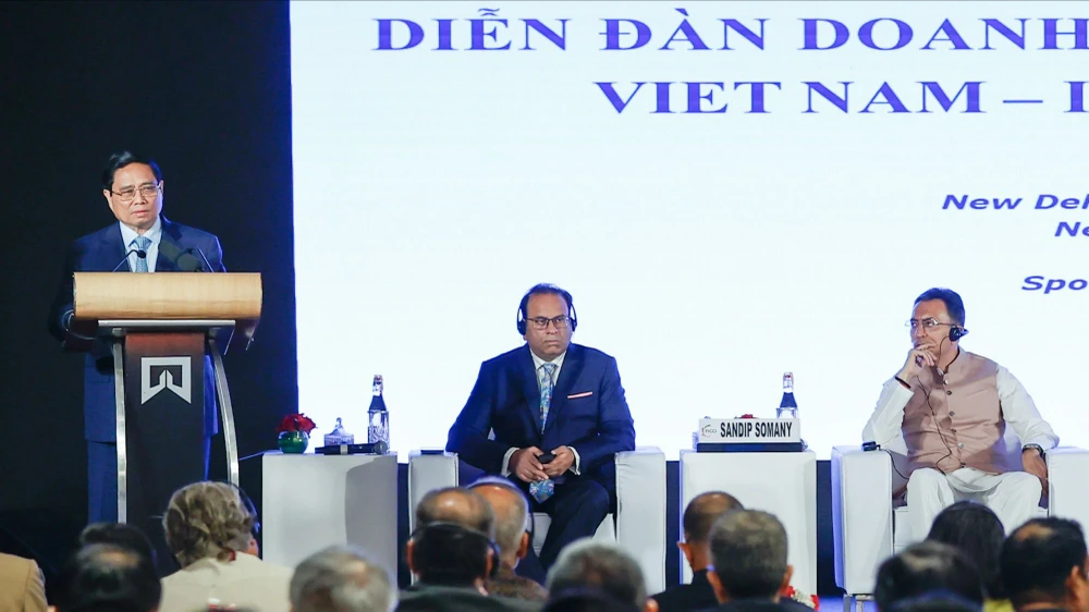 นายกรัฐมนตรี Pham Minh Chinh กล่าวสุนทรพจน์ในงาน Vietnam-India Business Forum ภาพ : VGP