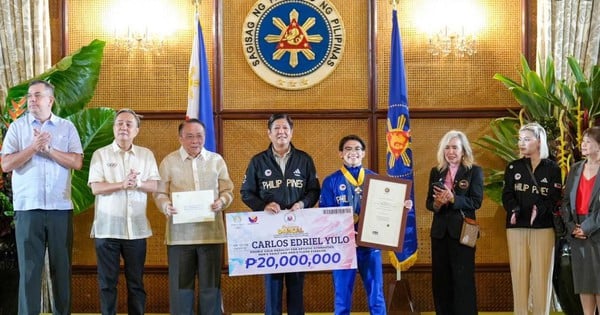 El presidente filipino hace algo sorprendente: otorga un premio especial al héroe Yulo, que ganó dos medallas de oro olímpicas