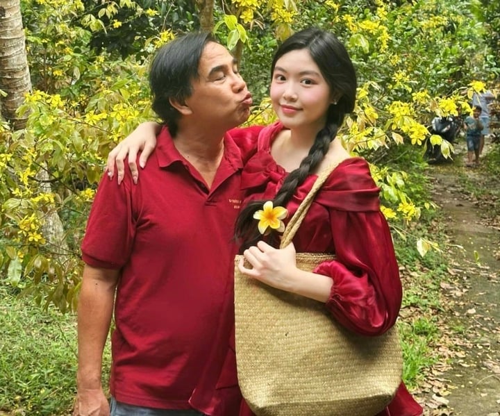 Quyen Linh and his daughter Cinderella.