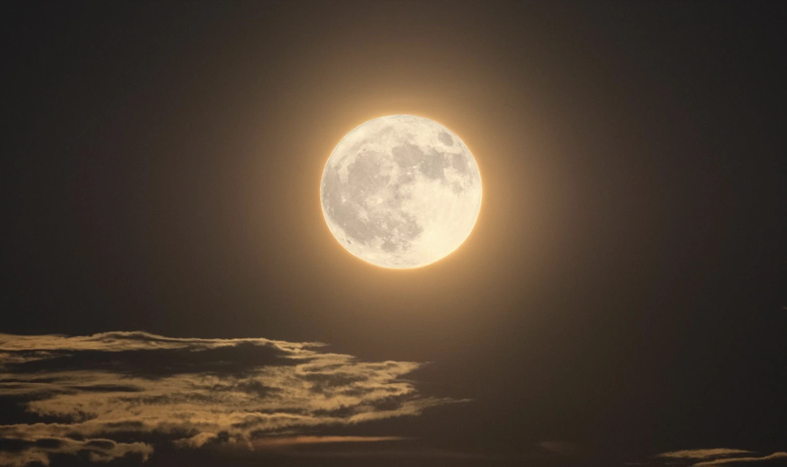 Pleine lune de fin d'année du Dragon : ce soir, les Vietnamiens verront-ils la Lune du Loup « avaler » Mars ?