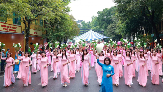 Hanoi women organize many activities on the occasion of the 70th anniversary of the Liberation of the Capital